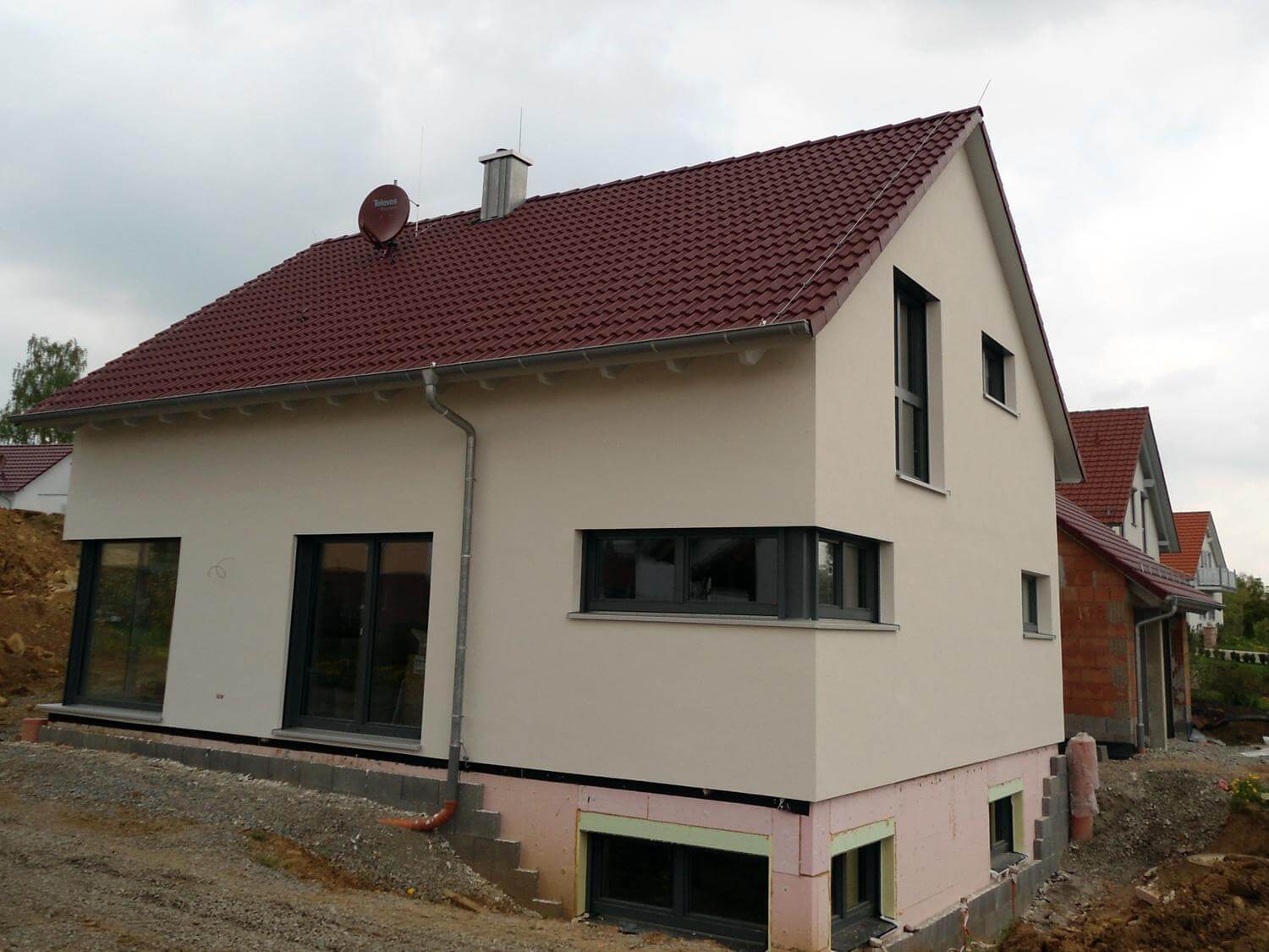 Einfamilienhaus mit Keller und Garage in Rot am See