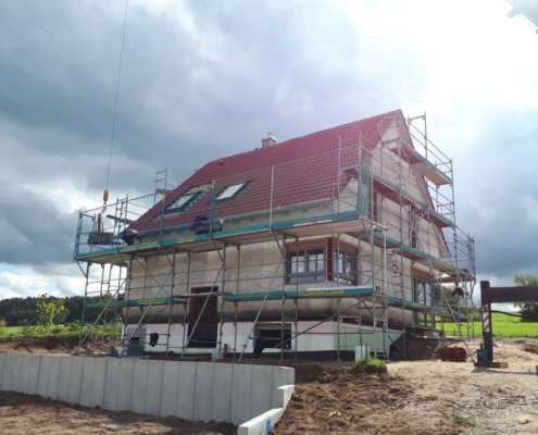 Einfamilienhaus mit Einliegerwohnung und Carport in Eckental