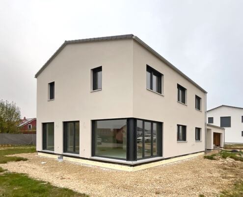 Zweifamilienhaus mit Doppelgarage in Thalmassing