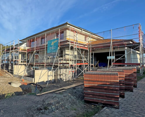 Zweifamilienhaus mit Doppelgarage und Carport in Fichtenau